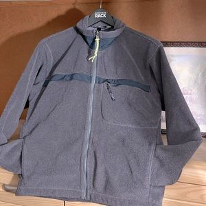 Size M Women's dark gray/purple Patagonia fleece zip up jacket Lot#999